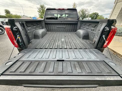 Used 2024 GMC Sierra 1500 AT4 w/ Technology Package AWD/4WD image 19