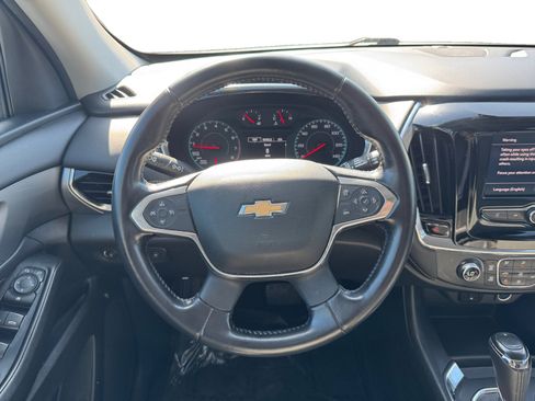 Used 2020 Chevrolet Traverse LT FWD image 12