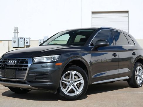 Used 2019 Audi Q5 2.0T Premium w/ Convenience Package AWD/4WD image 2