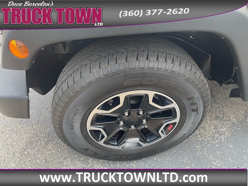 Used 2015 Jeep Wrangler Unlimited Sport w/ Max Tow Package AWD/4WD image 32