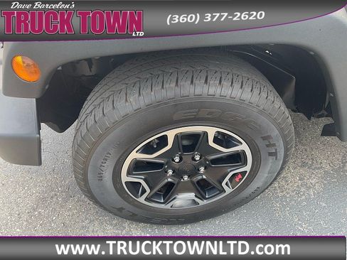 Used 2015 Jeep Wrangler Unlimited Sport w/ Max Tow Package AWD/4WD image 32