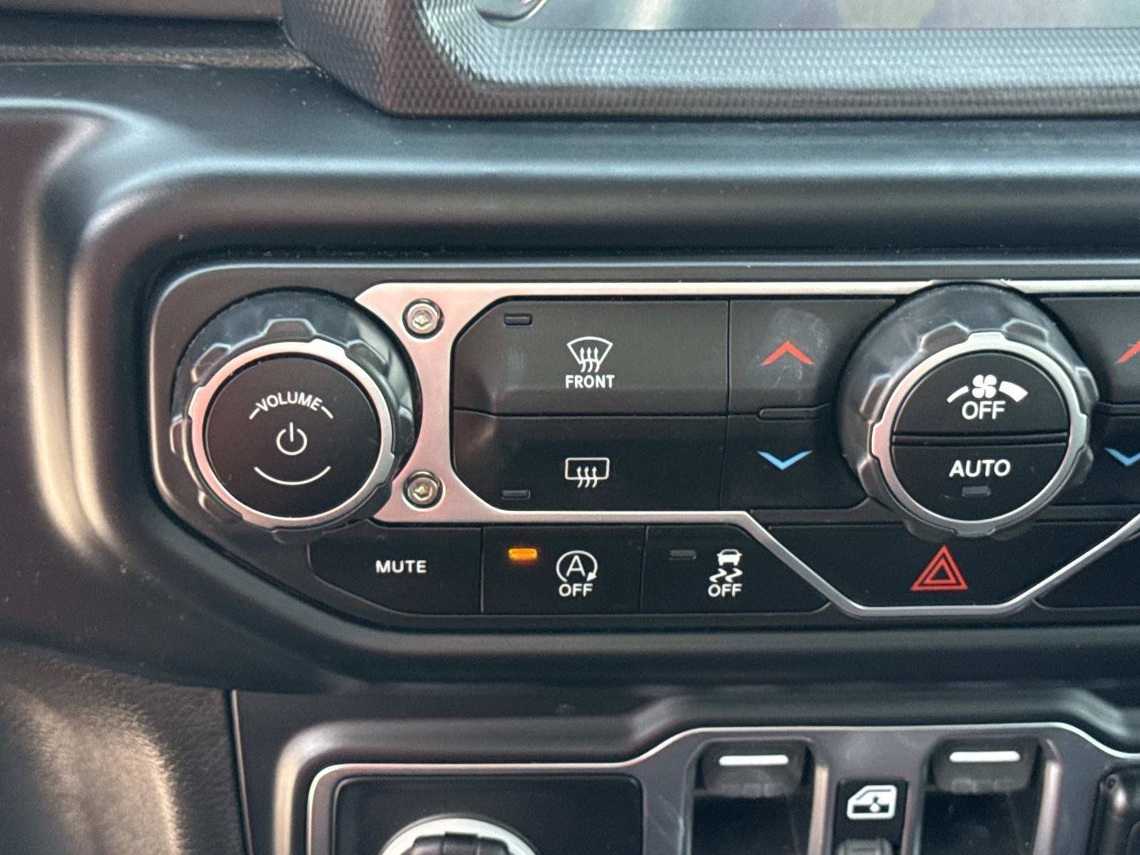 Certified 2023 Jeep Gladiator Sport AWD/4WD image 26