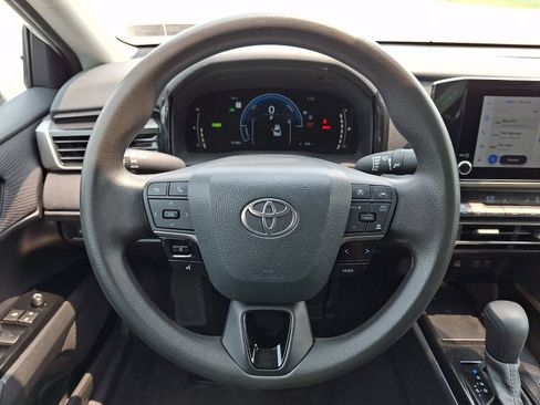 Used 2025 Toyota Camry LE FWD image 20