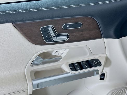 Used 2021 Mercedes-Benz GLB 250 image 19