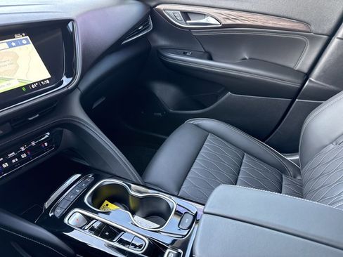 Used 2023 Buick Envision Avenir image 26