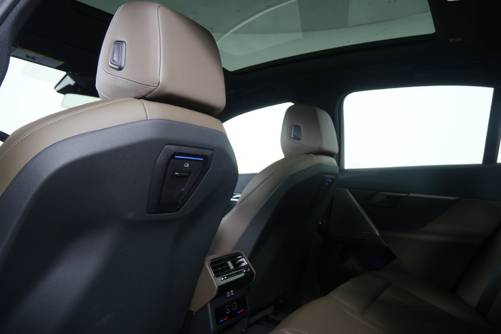 Certified 2026 BMW i5 eDrive40 AWD/4WD image 17