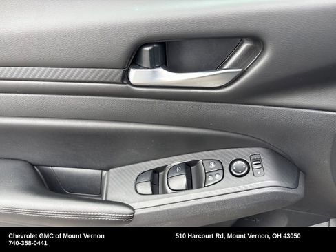 Used 2024 Nissan Altima 2.5 SV image 13