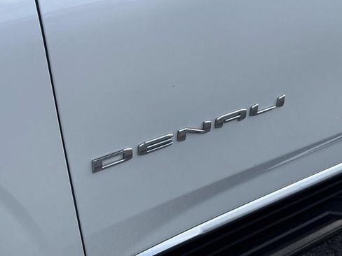Used 2024 GMC Yukon XL Denali w/ Advanced Technology Package AWD/4WD image 12