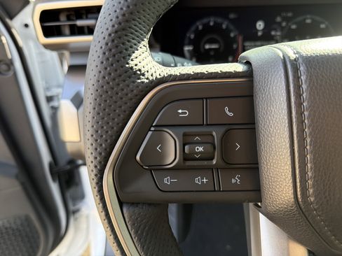 New 2025 Toyota Tacoma TRD Off-Road AWD/4WD image 14
