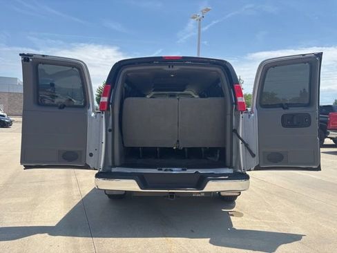 Used 2018 Chevrolet Express 3500 LT w/ LT Preferred Equipment Group RWD image 12