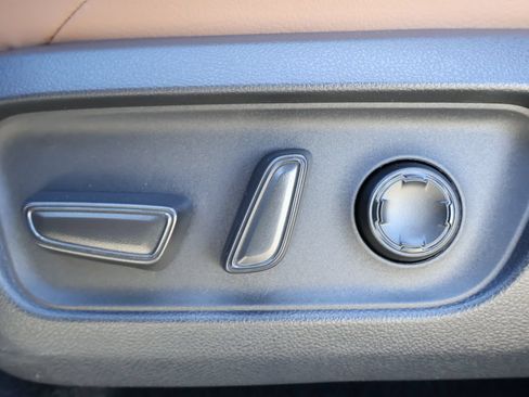 Used 2026 Toyota 4Runner Limited AWD/4WD image 14