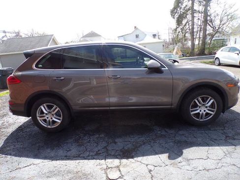 Used 2016 Porsche Cayenne w/ Premium Package Plus image 4