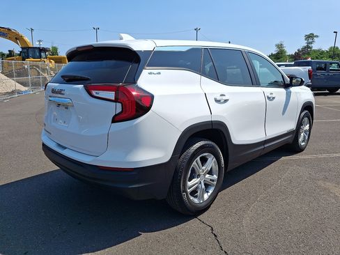 Certified 2024 GMC Terrain SLE FWD image 6