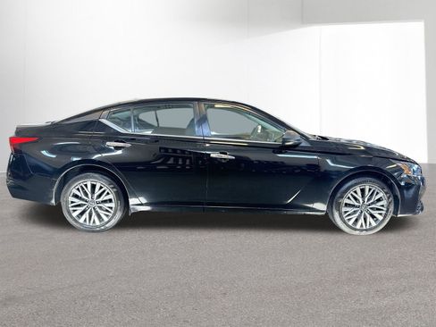 Certified 2024 Nissan Altima 2.5 SV image 36