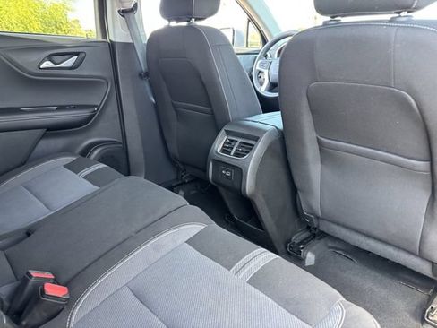 Used 2025 Chevrolet Blazer LT FWD image 13