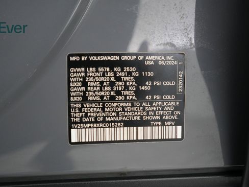 Used 2024 Volkswagen ID.4 S image 25