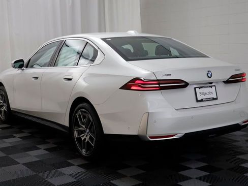 New 2026 BMW 530i xDrive w/ Premium Package AWD/4WD image 15