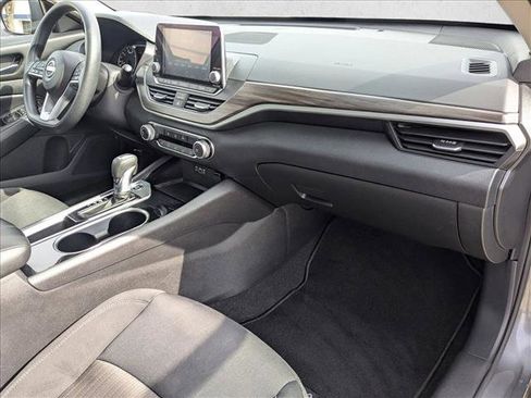 Used 2024 Nissan Altima 2.5 SV image 20