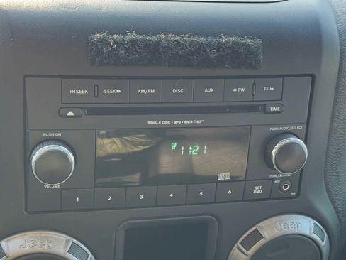 Used 2018 Jeep Wrangler Unlimited Sport w/ Dual Top Group image 4