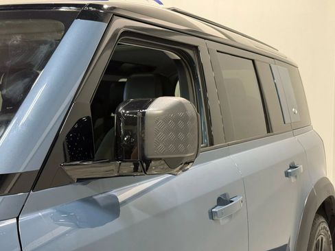 Used 2020 Land Rover Defender 110 SE image 10