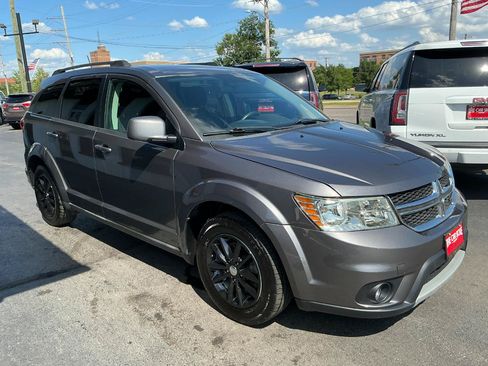 Used 2013 Dodge Journey SXT w/ Flexible Seating Group FWD image 3