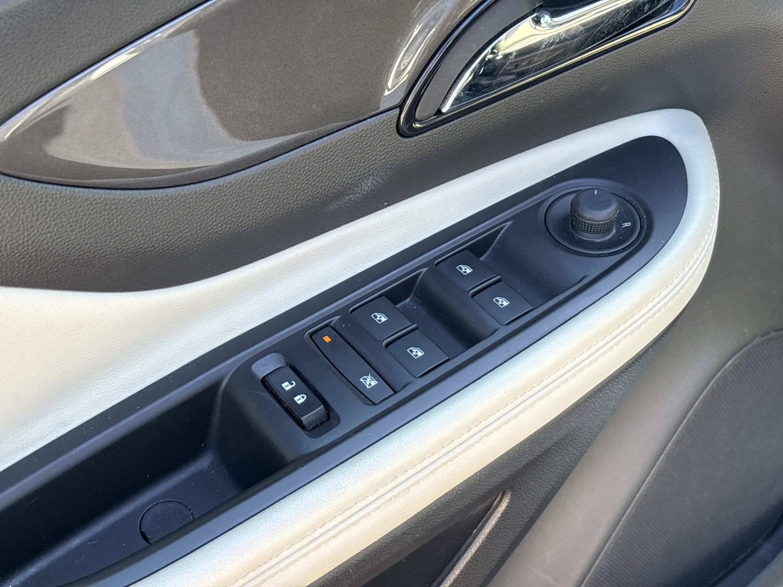 Used 2019 Buick Encore Sport Touring FWD image 13