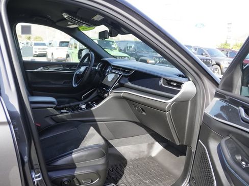 Used 2022 Jeep Grand Cherokee Trailhawk w/ Advanced Protech Group II AWD/4WD image 23