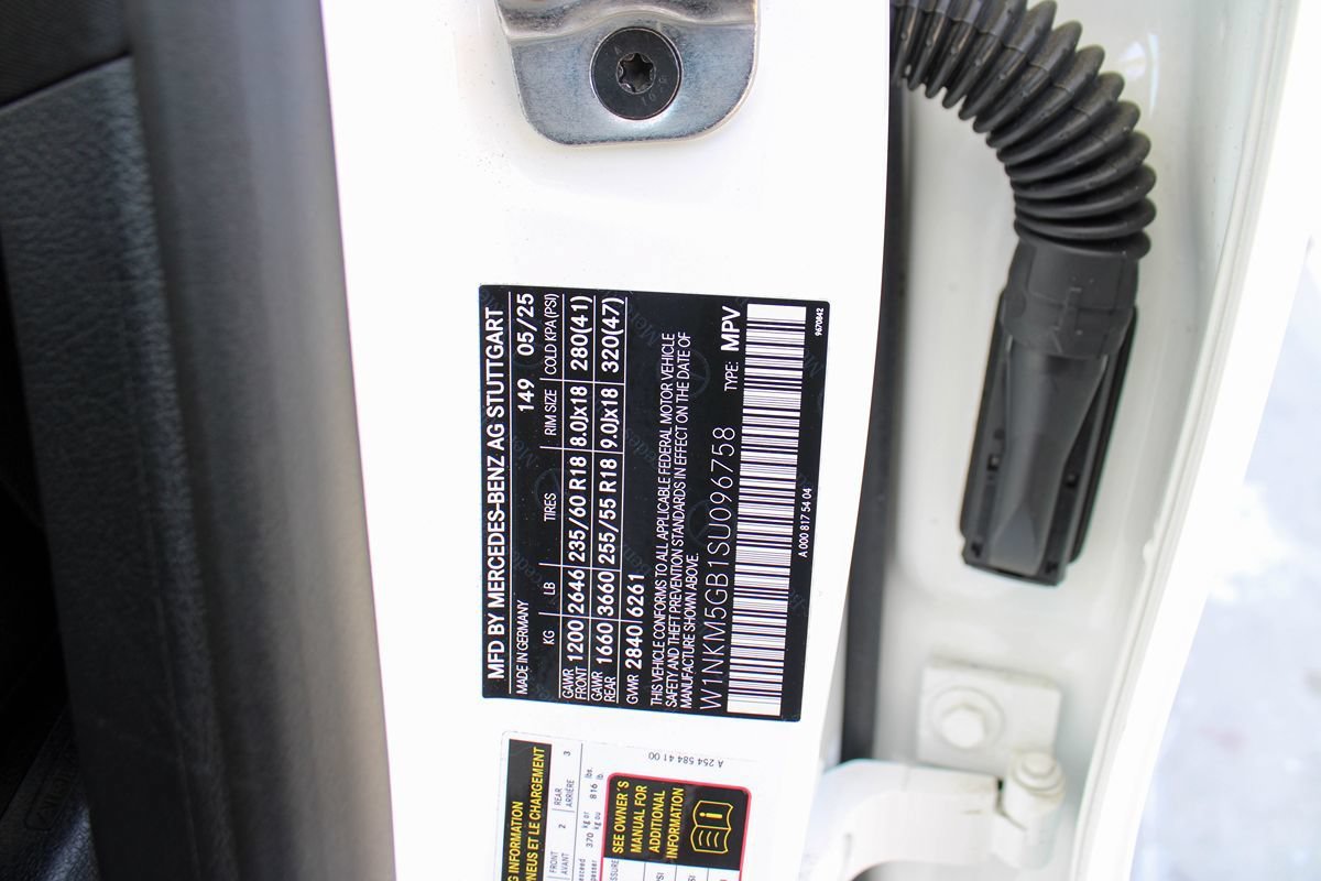 Used 2025 Mercedes-Benz GLC 350e 4MATIC image 46