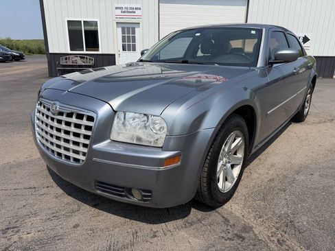 Used 2007 Chrysler 300 Touring w/ Comfort/Convenience Group RWD image 10
