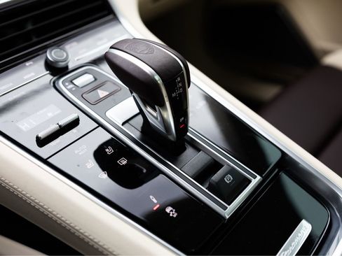 Used 2023 Porsche Panamera Turbo S Executive image 17