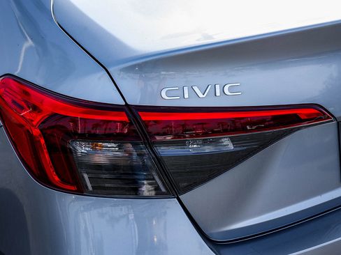 Used 2023 Honda Civic EX image 8