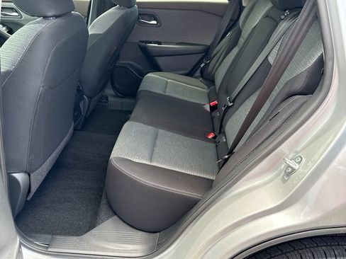 Used 2023 Nissan Rogue SV FWD image 20