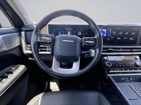 Used 2025 Hyundai Santa Fe SEL FWD image 5