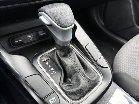 Used 2023 Kia Soul LX w/ LX Technology Package FWD image 20