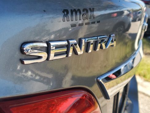 Used 2017 Nissan Sentra S image 11