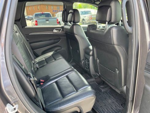 Used 2019 Jeep Grand Cherokee Limited AWD/4WD image 18