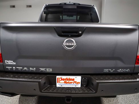 Used 2023 Nissan Titan SV image 8