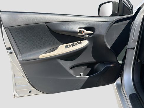 Used 2010 Toyota Corolla S FWD image 18