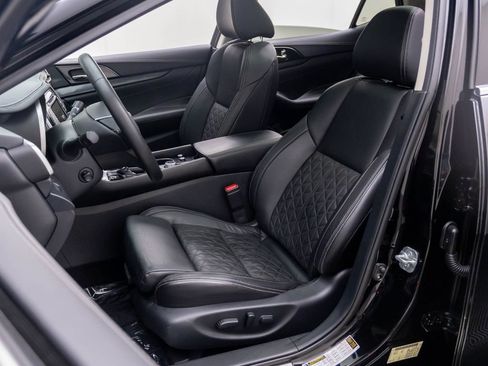 Used 2019 Nissan Maxima Platinum w/ Sport Mat Group FWD image 16