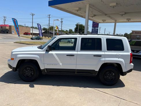 Used 2016 Jeep Patriot Sport FWD image 4