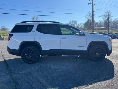 Used 2023 GMC Acadia SLT w/ Elevation Edition image 6