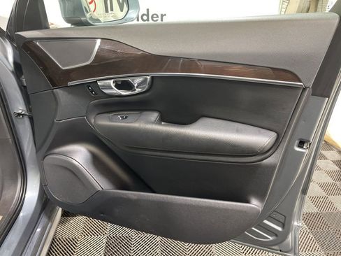 Used 2016 Volvo XC90 T6 Momentum image 8