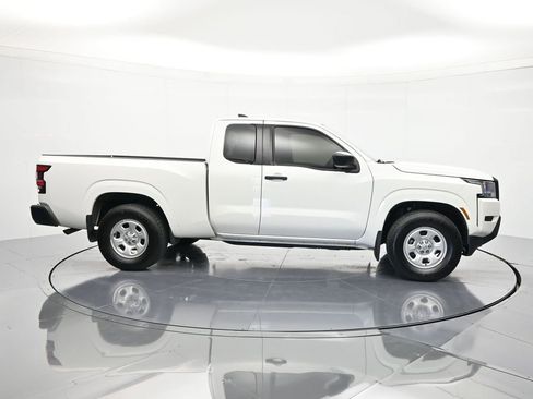 Used 2022 Nissan Frontier S RWD image 4