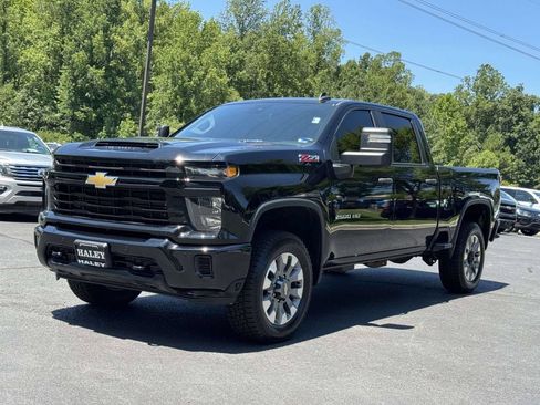 Used 2025 Chevrolet Silverado 2500 Custom w/ Custom Value Package AWD/4WD image 26