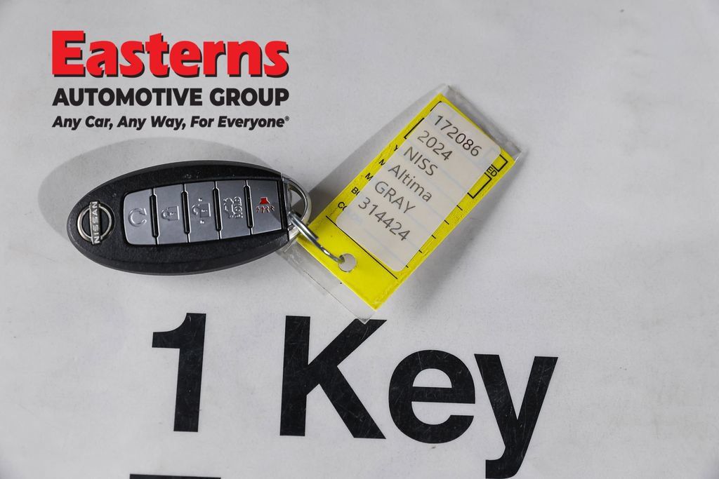 Used 2024 Nissan Altima 2.5 S FWD image 24