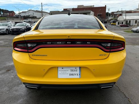 Used 2018 Dodge Charger SXT Plus w/ Quick Order Package 29J RWD image 9