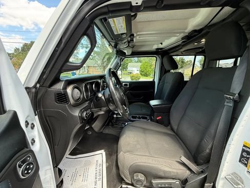 Used 2021 Jeep Wrangler Unlimited Sport AWD/4WD image 14
