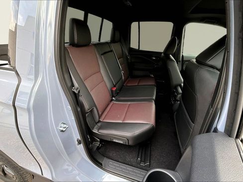 New 2026 Honda Ridgeline Black Edition image 9