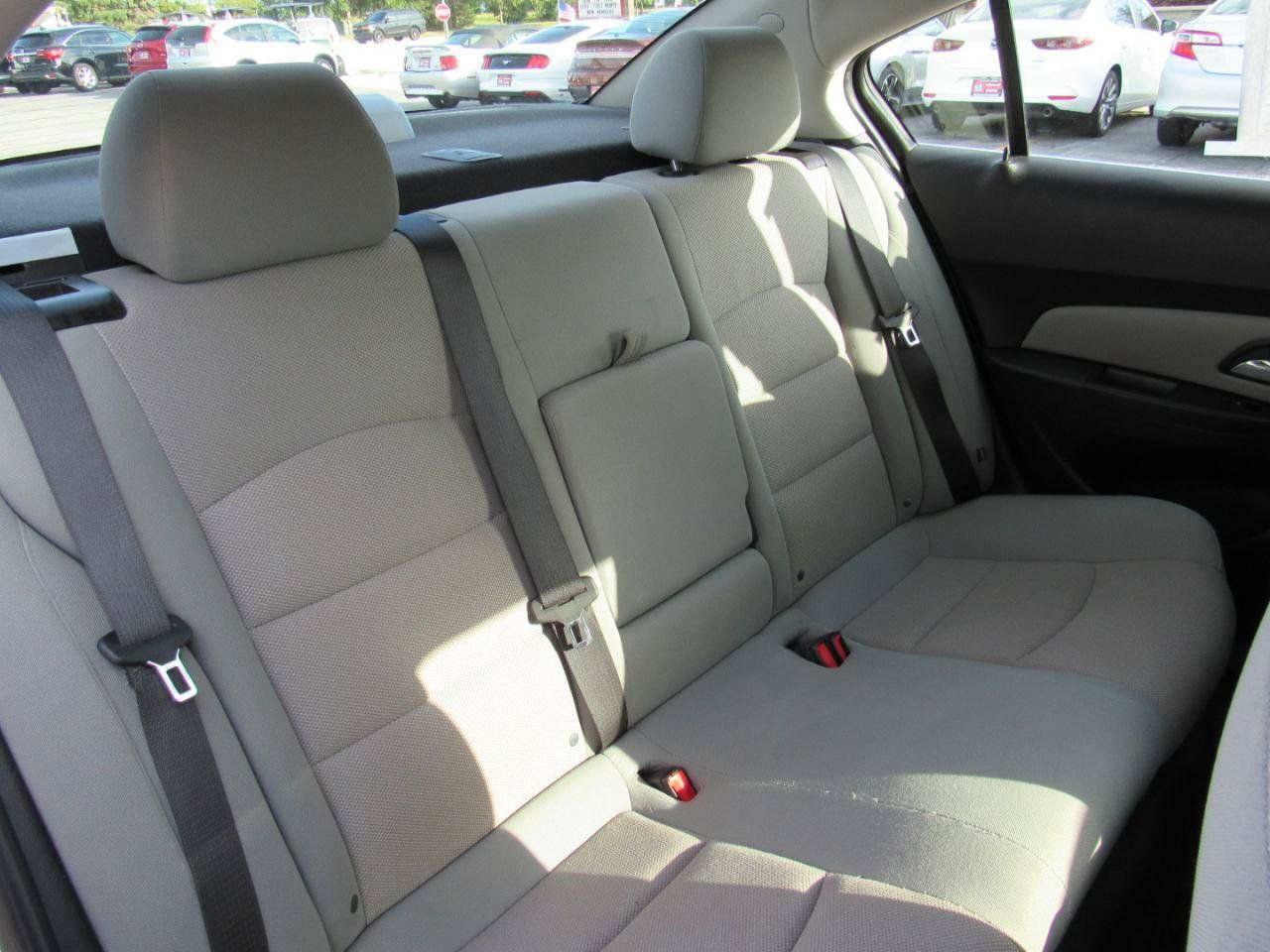 Used 2016 Chevrolet Cruze LT FWD image 31