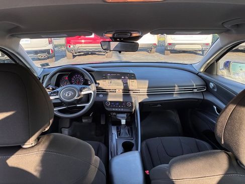 Used 2023 Hyundai Elantra SEL FWD image 14
